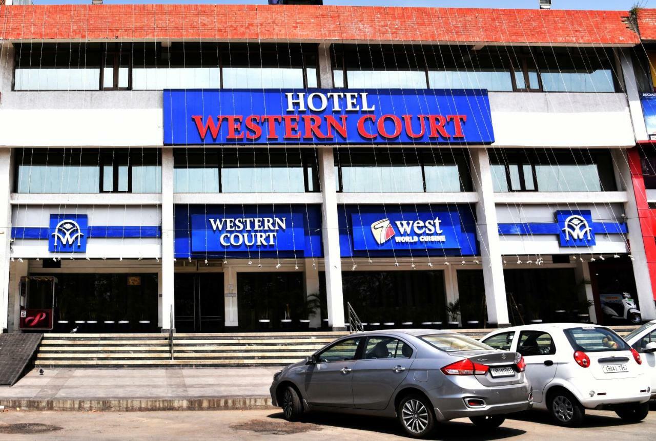 Hotel Western Court Chandigarh Bagian luar foto
